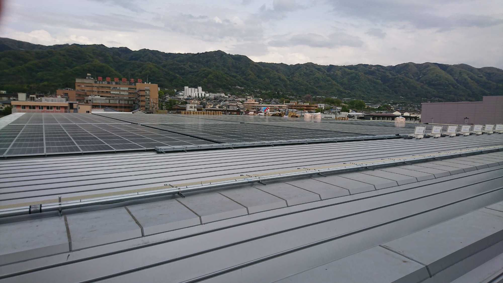 屋根用太陽光発電設備_モジュール設置状況