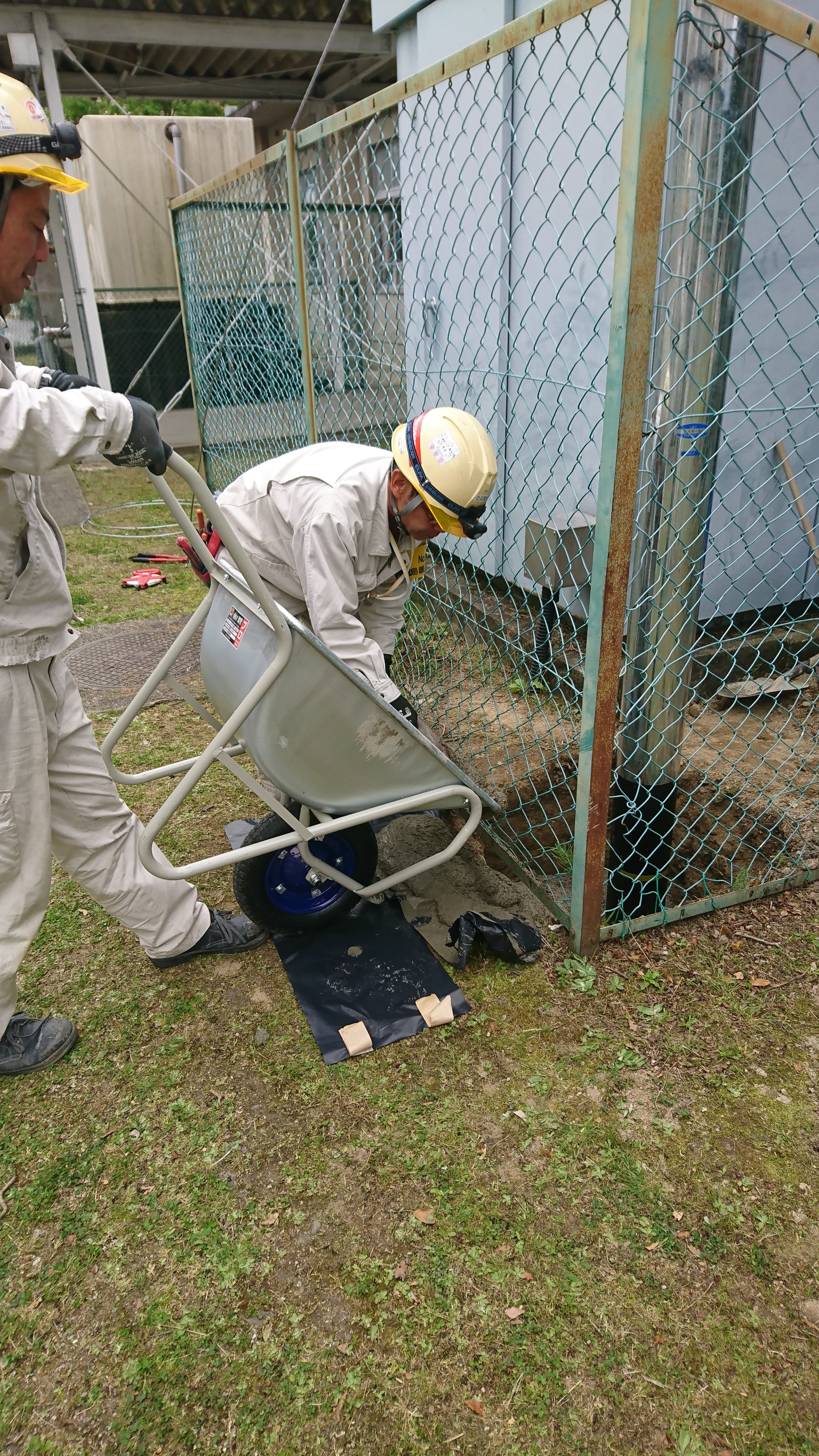 省エネ専用構内柱を建柱